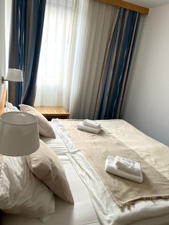 ליוטומר Hotel Jeruzalem מראה חיצוני תמונה