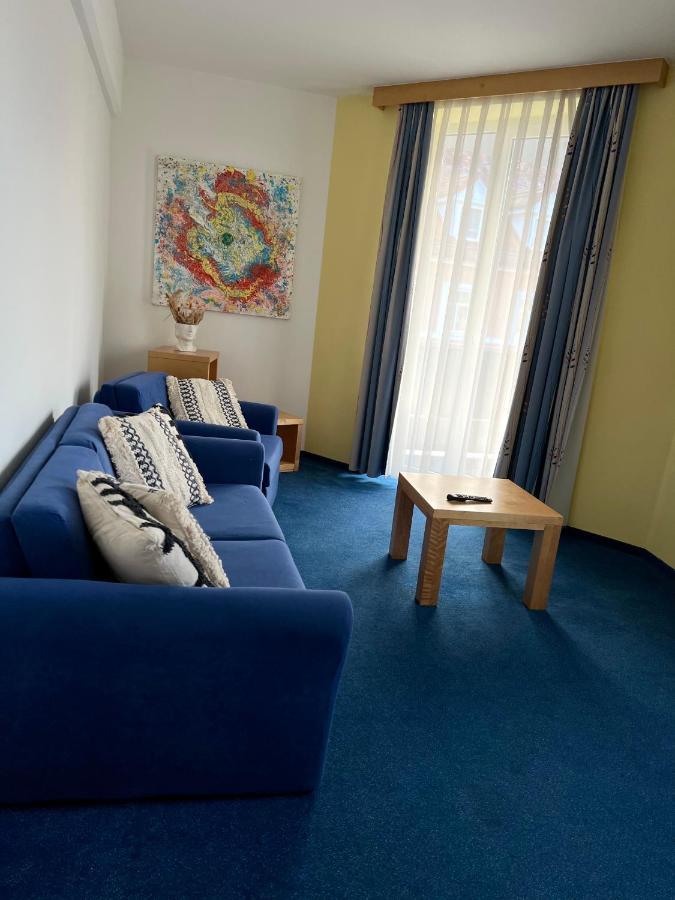 ליוטומר Hotel Jeruzalem מראה חיצוני תמונה
