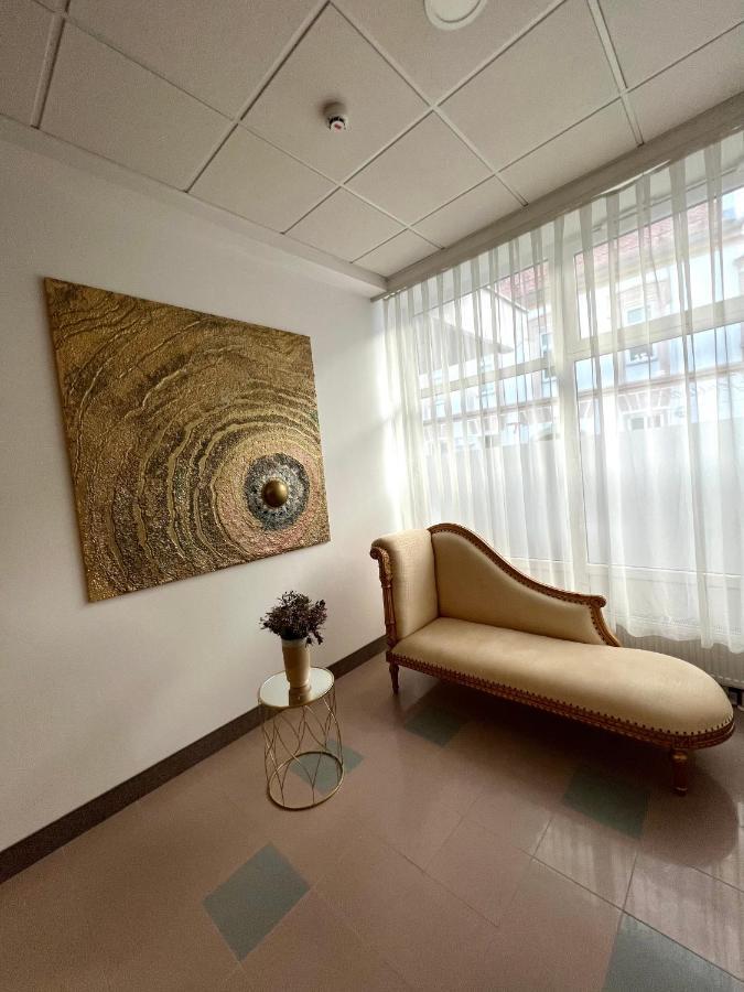 ליוטומר Hotel Jeruzalem מראה חיצוני תמונה